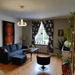 Apartment Colorful 76 M2 Centre With Free Parking