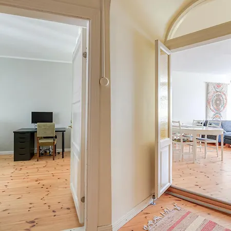 Apartment Colorful 76 M2 Centre With Free Parking Turku