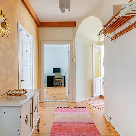 Apartment Colorful 76 M2 Centre With Free Parking Turku