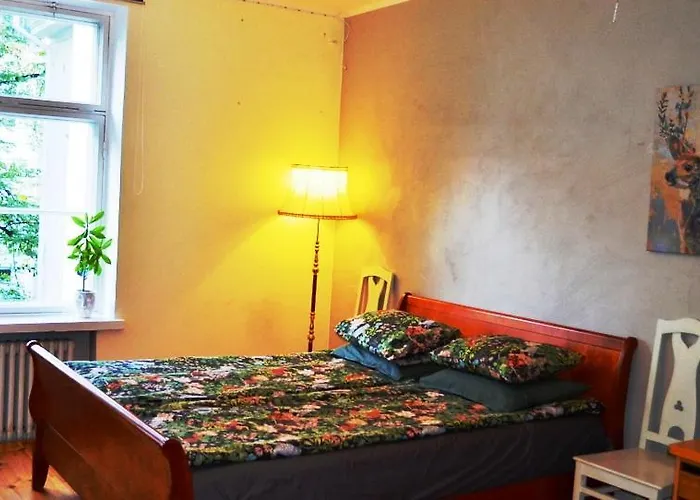 Апартаменты Colorful 76 M2 Centre With Free Parking *