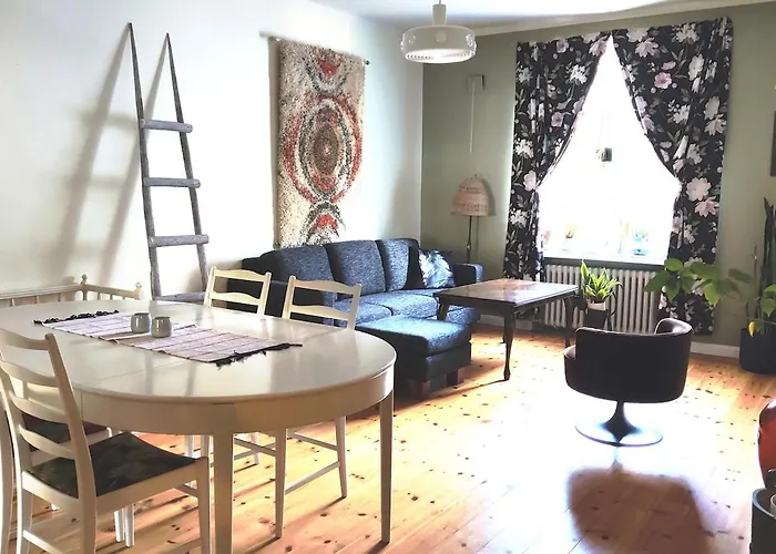 Colorful 76 M2 Centre With Free Parking Апартаменты