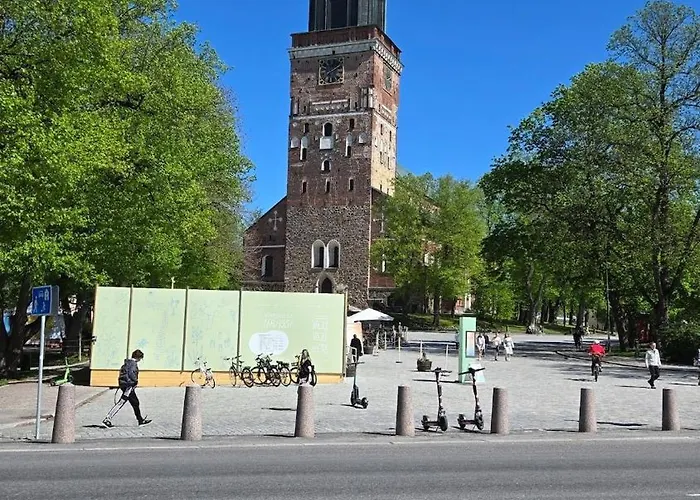 Colorful 76 M2 Centre With Free Parking Апартаменты *