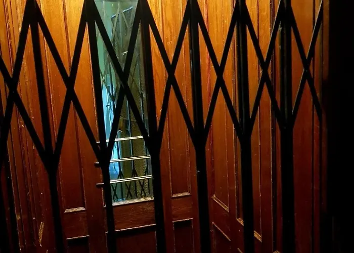 Апартаменты Colorful 76 M2 Centre With Free Parking *