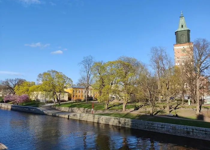 Colorful 76 M2 Centre With Free Parking Апартаменты