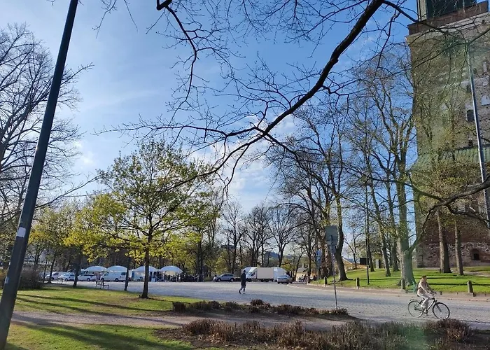 Апартаменты Colorful 76 M2 Centre With Free Parking