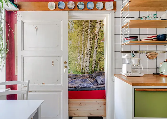 Апартаменты Colorful 76 M2 Centre With Free Parking