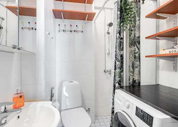 Апартаменты Colorful 76 M2 Centre With Free Parking *