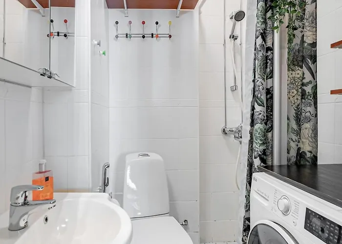 Colorful 76 M2 Centre With Free Parking Апартаменты *